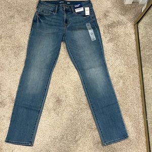 Old Navy Power Straight Mid-Rise Jeans, New With Tags - size 4